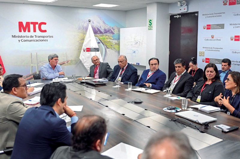 Transportistas interprovinciales se reunieron con titular del MTC y la ATU